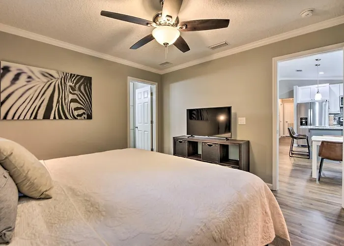 Serene Live Oak Home W/ Fire Pit By River + Sosmp!